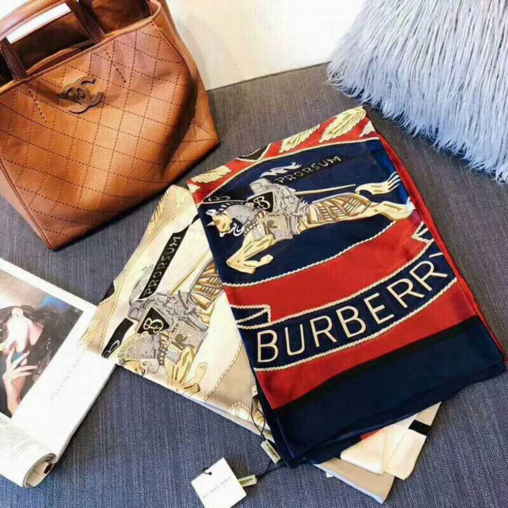 Bv*b*rry Scarf